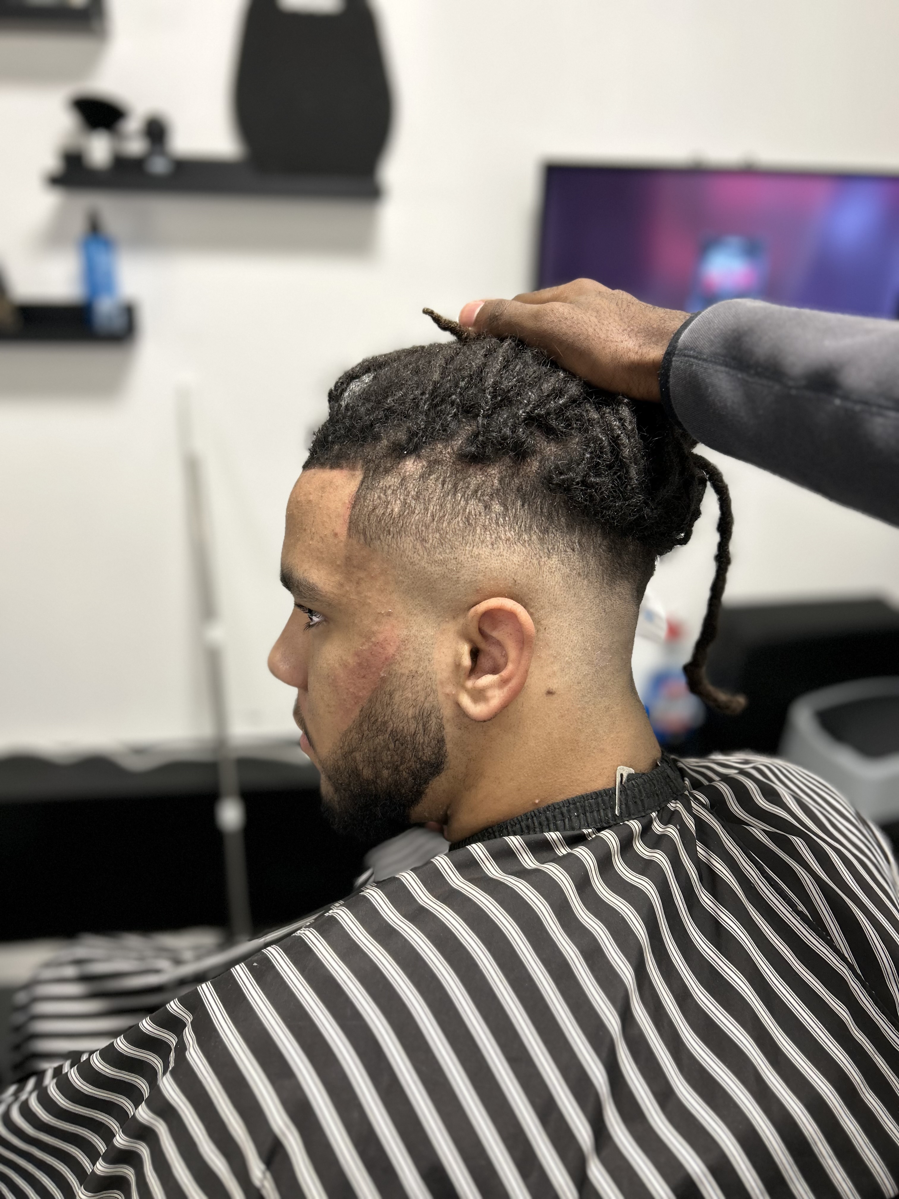 Kzeey barber