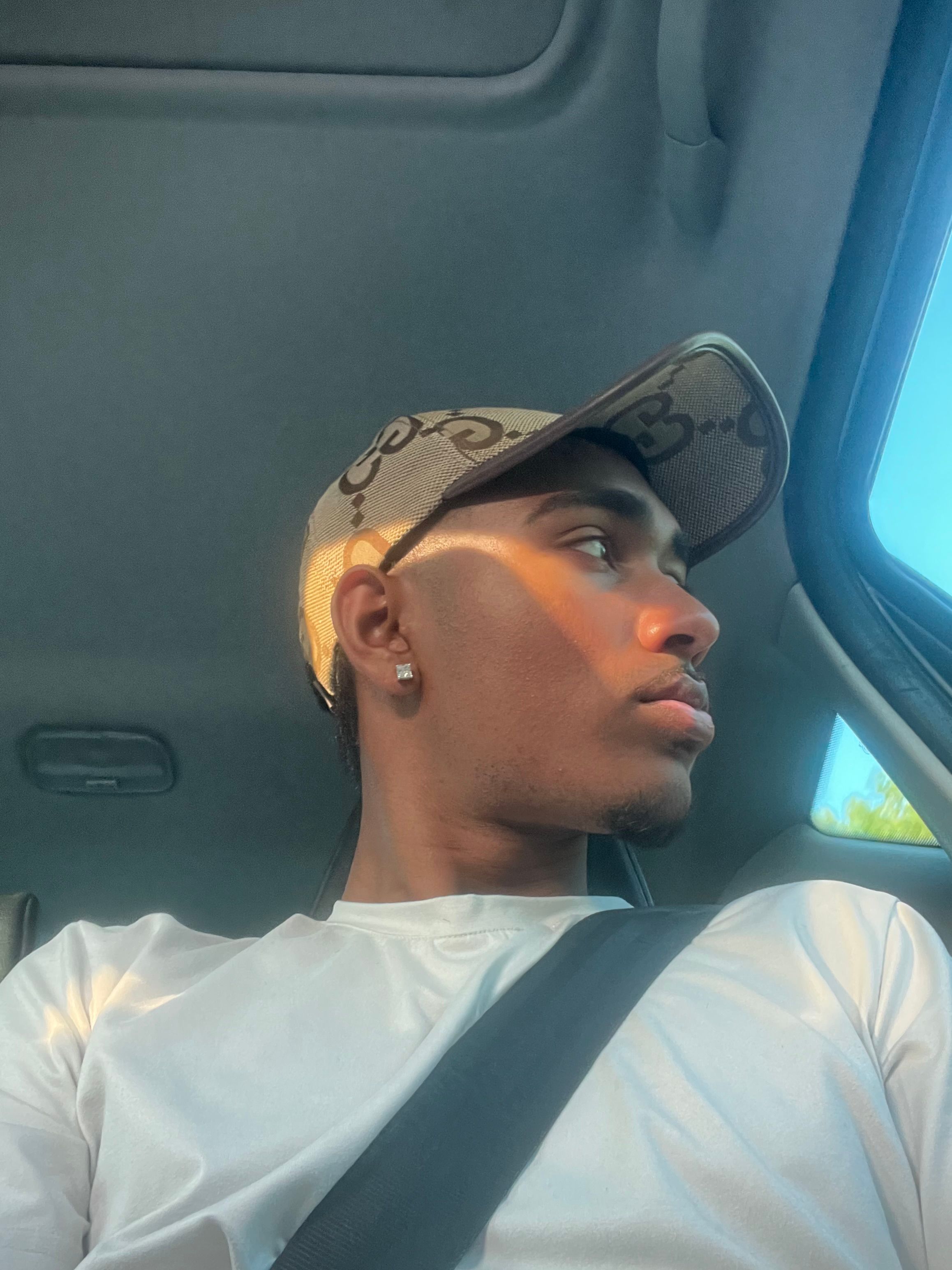 Yass Barber 67