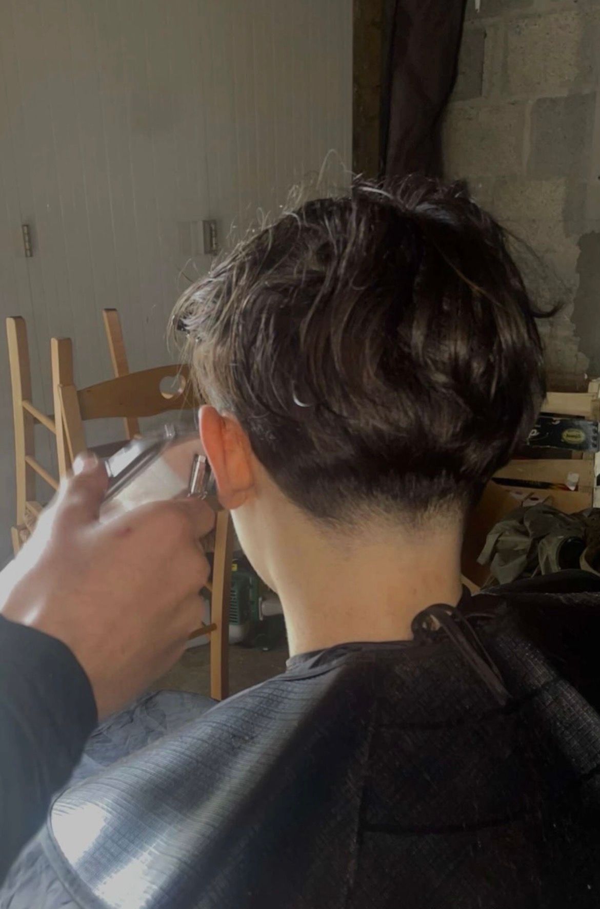 Ax.barber