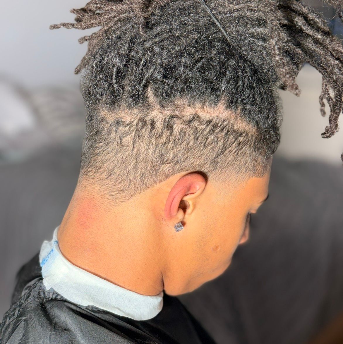 Antos Barber